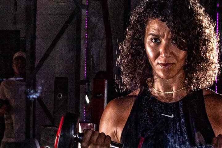 Align your image to your business image.