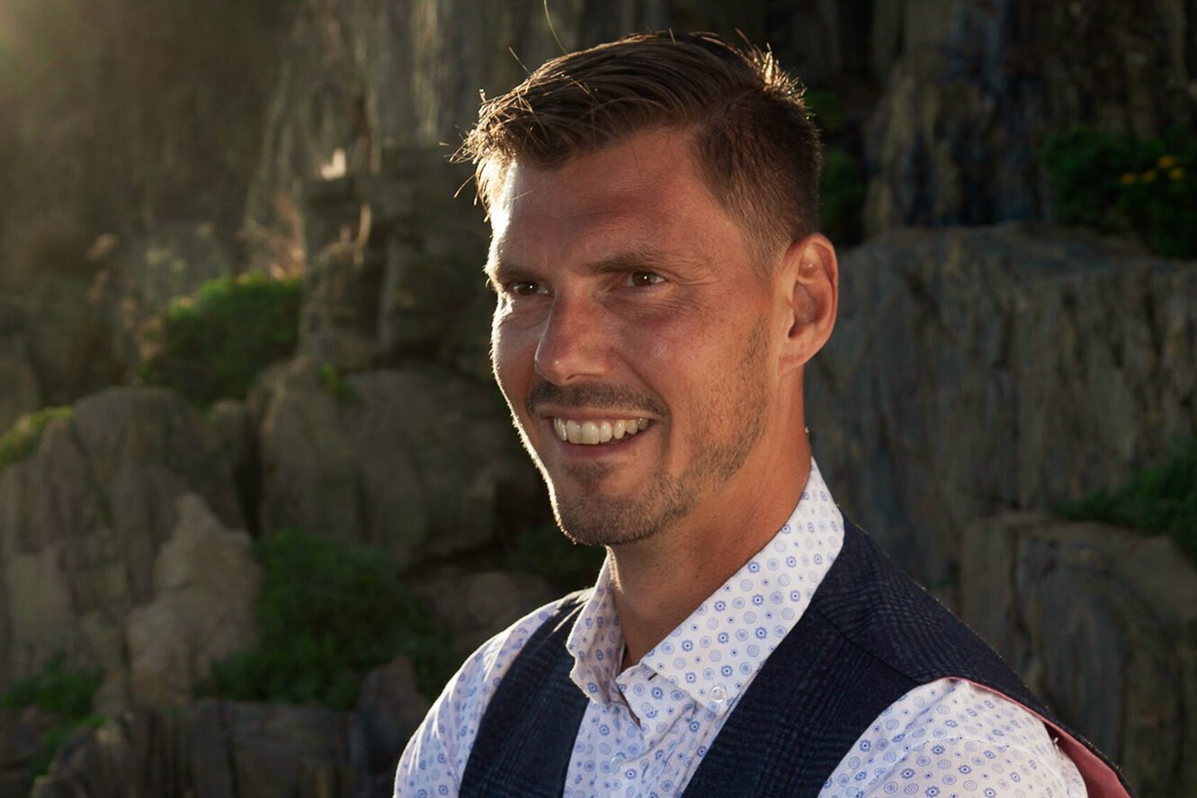 Present yourself with a more personal headshot